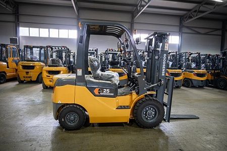 Дизельный погрузчик GOODSENSE FD25 2,5т 3,0м Yanmar Арт 226204 низкие цены 
